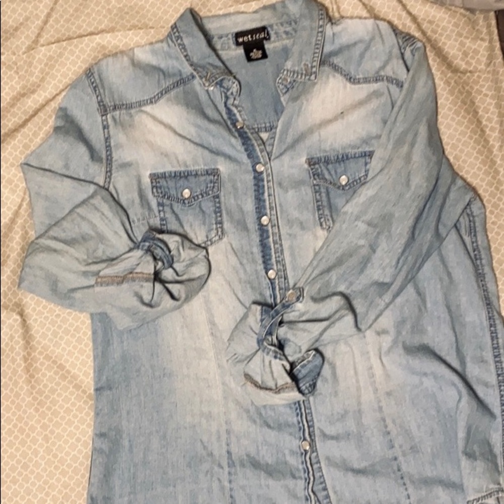 Women’s XL Button Down Blouse